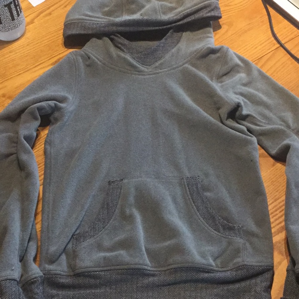 Iviva sweater